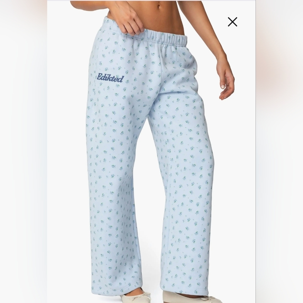 EDIKTED Flower Power Sweatpants